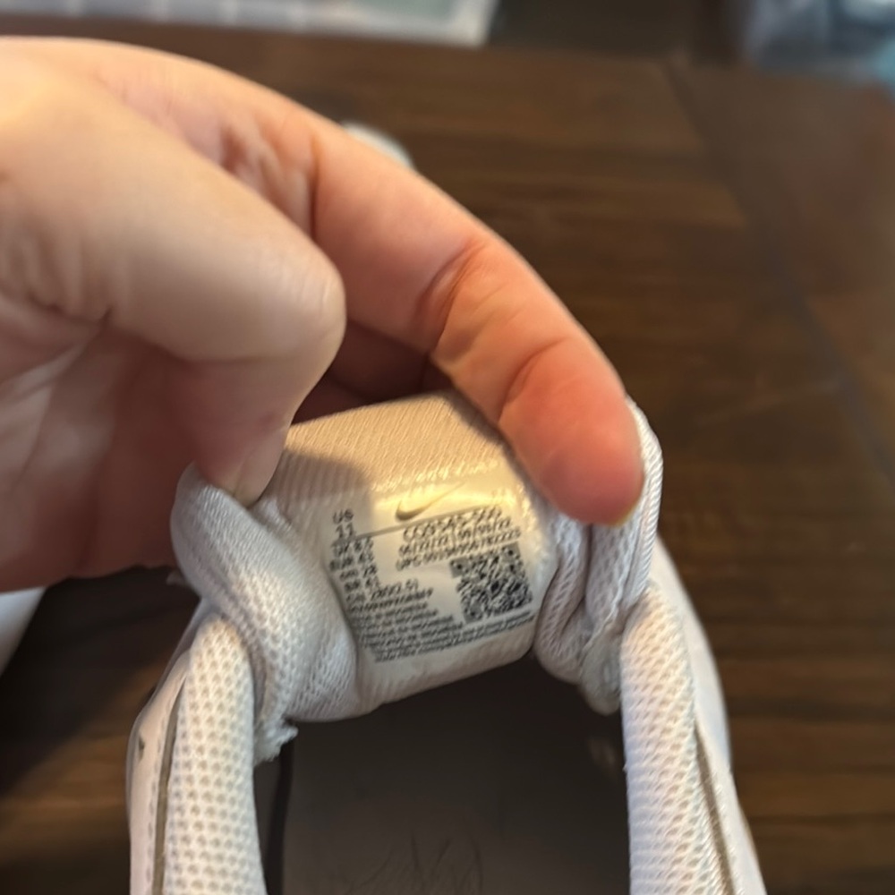 Nike White and Orange Sneakers Lightweight Design - Picture 4 of 4